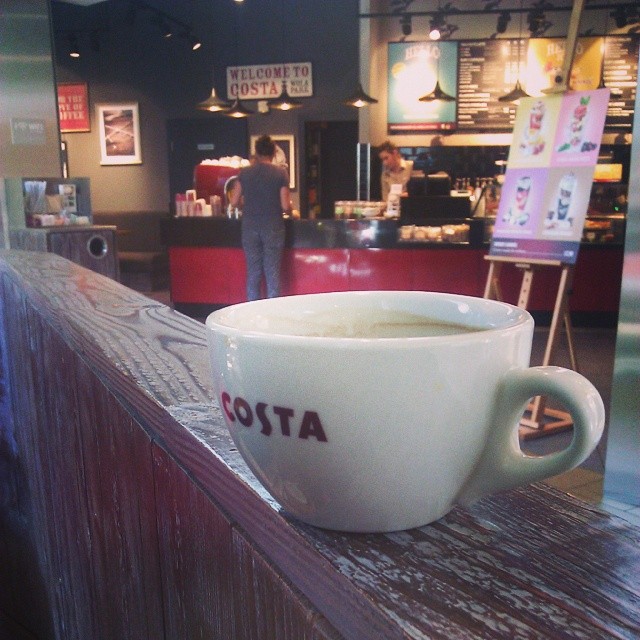 Koniec zakupów, kończąca się #kawa  czas ruszać z powrotem #costa #coffe #americano #coffeporn